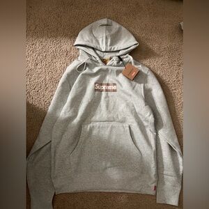 Supreme Burberry hoodie Medium Original packaging with Tags